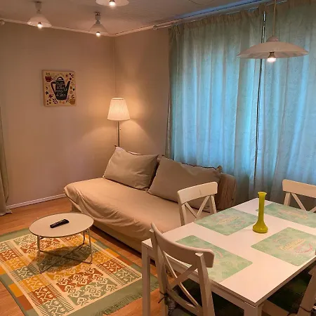 Igi White Flat With Free Private Parking *