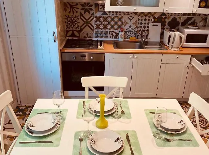 Igi White Flat With Free Private Parking Daire *