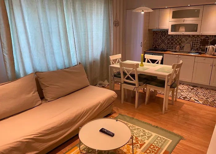 Daire Igi White Flat With Free Private Parking