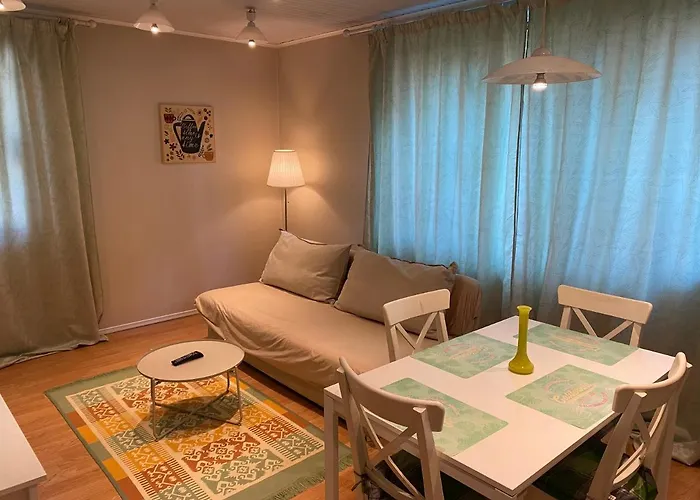 Igi White Flat With Free Private Parking *